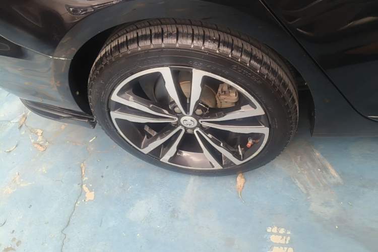 Used MG 6 2017 20T Automatic Trophy Prestige Internet Edition China V Standard Right Rear Wheel Hub