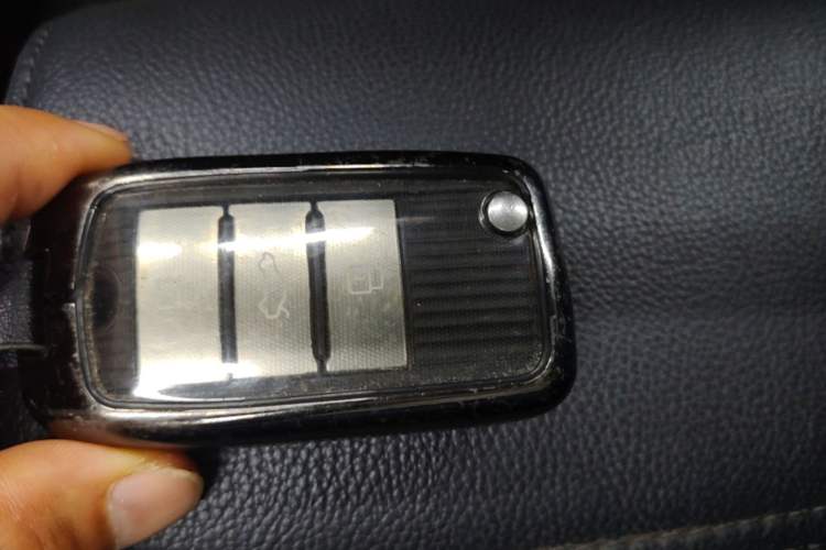 Used MG 6 2017 20T Manual Luxury Smart Connect Version China V Standard Vehicle Key