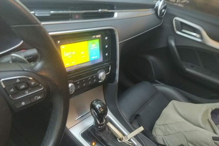 Used MG 6 2017 20T Automatic Luxury Smart Connect Version China V Standard Audio And AC Panel
