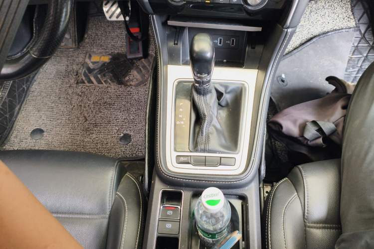 Used MG 6 2017 20T Automatic Luxury Smart Connect Version China V Standard Gear Lever