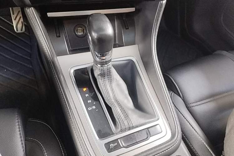 Used MG 6 2017 20T Automatic Luxury Smart Connect Version China V Standard Gear Lever
