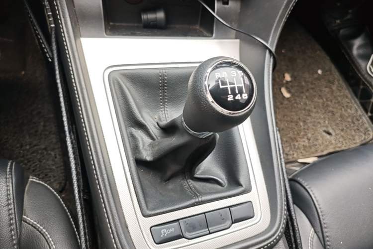 Used MG 6 2017 20T Manual Luxury Smart Connect Version China V Standard Gear Lever