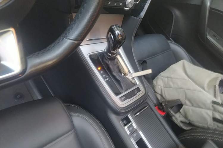 Used MG 6 2017 20T Automatic Luxury Smart Connect Version China V Standard Gear Lever