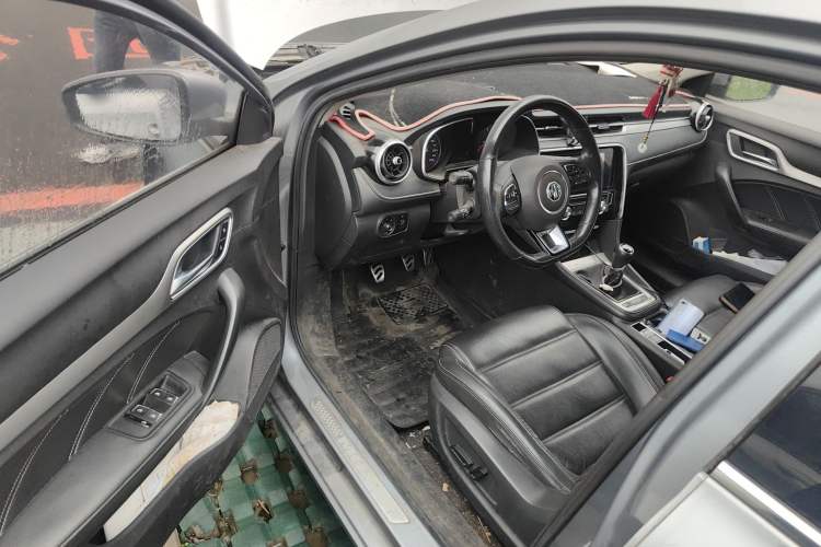 Used MG 6 2017 20T Manual Luxury Smart Connect Version China V Standard Interior 3