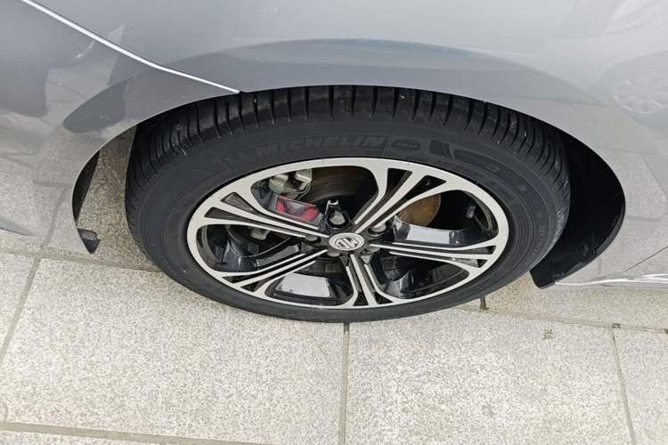 Used MG 6 2017 20T Automatic Luxury Smart Connect Version China V Standard Left Front Wheel Hub