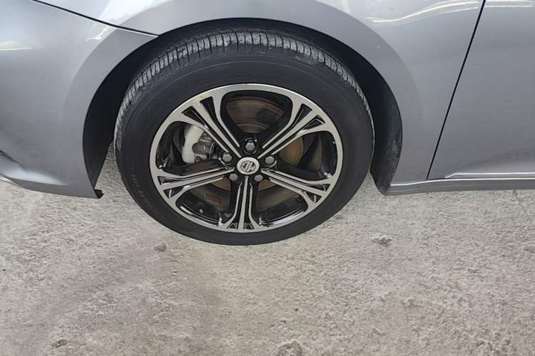 Used MG 6 2017 20T Automatic Luxury Smart Connect Version China V Standard Left Front Wheel Hub