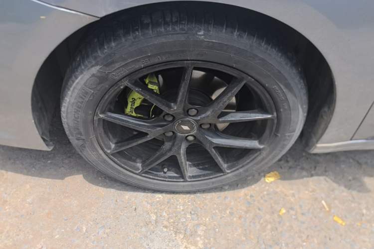 Used MG 6 2017 20T Automatic Luxury Smart Connect Version China V Standard Left Front Wheel Hub