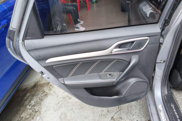 Used MG 6 2017 20T Automatic Luxury Smart Connect Version China V Standard Left Rear Door Interior