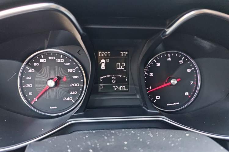 Used MG 6 2017 20T Automatic Elite Smart Connect Version China V Standard Odometer Close Up