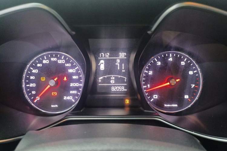 Used MG 6 2017 20T Manual Luxury Smart Connect Version China V Standard Odometer Close Up