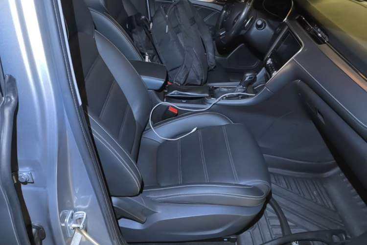 Used MG 6 2017 20T Automatic Luxury Smart Connect Version China V Standard Right Front Seat