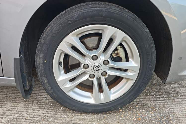 Used MG 6 2017 20T Automatic Elite Smart Connect Version China V Standard Right Front Wheel Hub