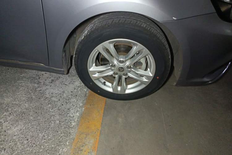 Used MG 6 2017 20T Automatic Elite Smart Connect Version China V Standard Right Front Wheel Hub