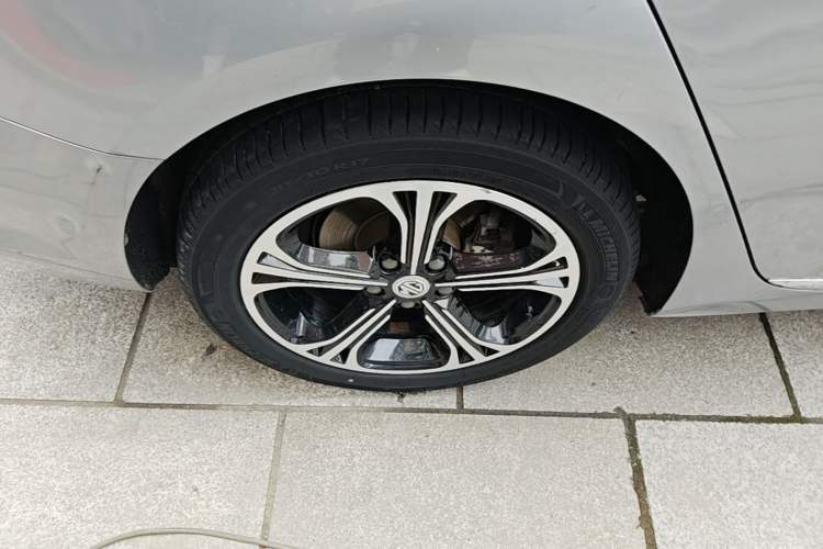 Used MG 6 2017 20T Automatic Luxury Smart Connect Version China V Standard Right Rear Wheel Hub