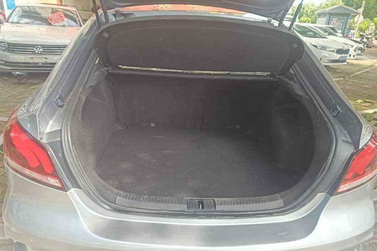 Used MG 6 2017 20T Automatic Luxury Smart Connect Version China V Standard Trunk