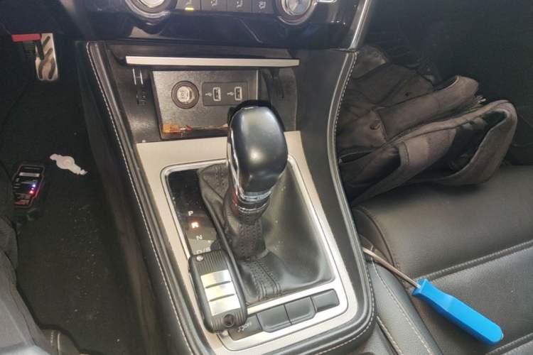 Used MG 6 2017 20T Automatic Luxury Smart Connect Version China V Standard Gear Lever