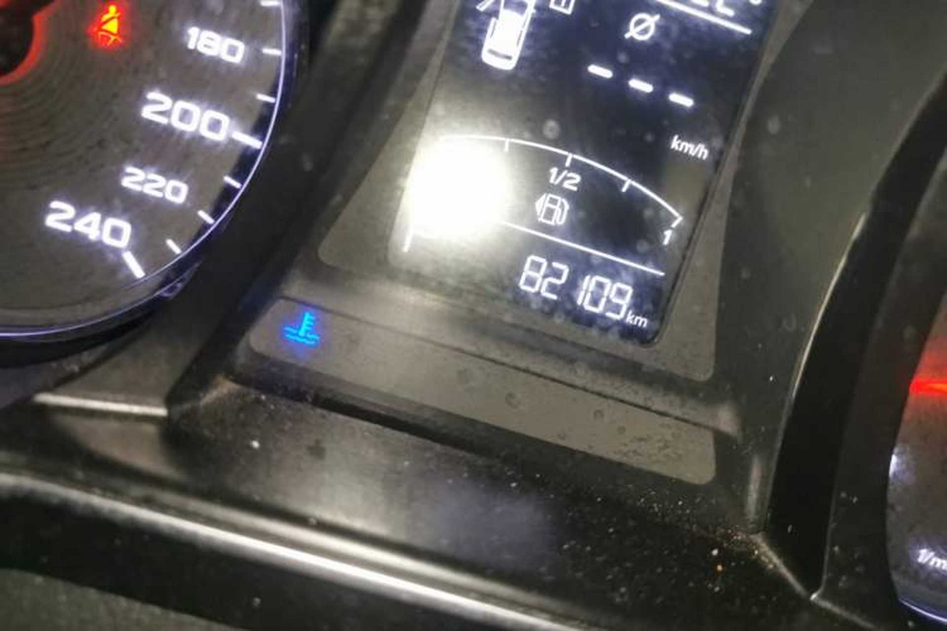Used MG 6 2017 20T Automatic Luxury Smart Connect Version China V Standard Odometer Close Up