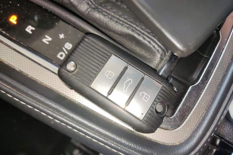 Used MG 6 2017 20T Automatic Luxury Smart Connect Version China V Standard Vehicle Key
