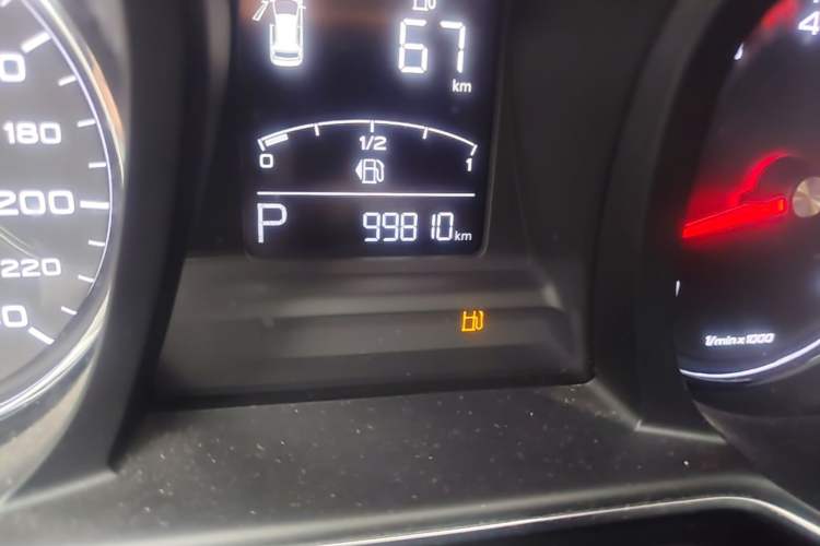 Used MG 6 2017 20T Automatic Luxury Smart Connect Version China V Standard Odometer Close Up