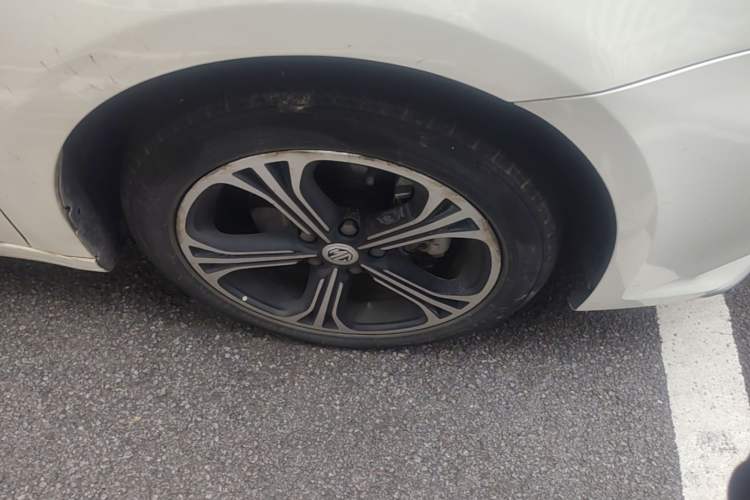Used MG 6 2017 20T Automatic Luxury Smart Connect Version China V Standard Right Front Wheel Hub
