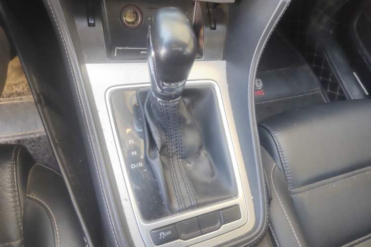 Used MG 6 2017 20T Automatic Luxury Smart Connect Version China V Standard Gear Lever