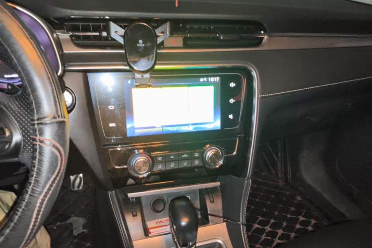 Used MG 6 2017 20T Automatic Luxury Smart Connect Version China V Standard Audio And AC Panel