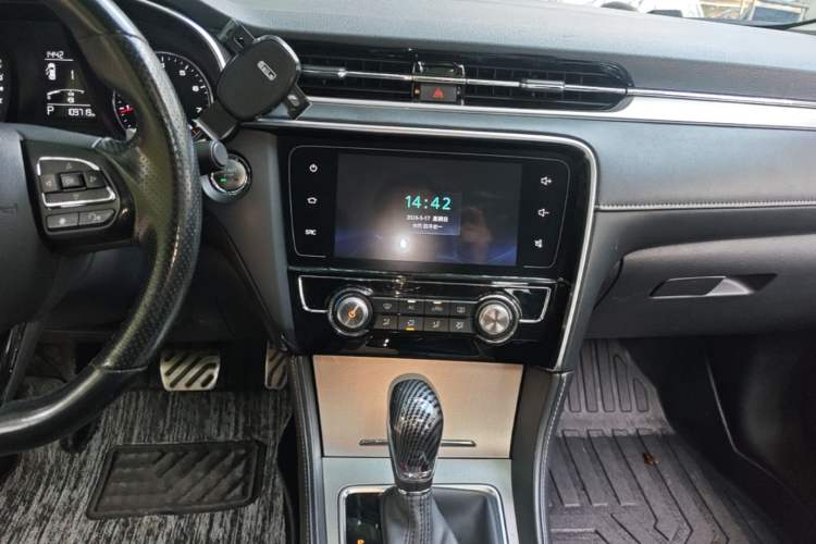 Used MG 6 2017 20T Automatic Luxury Smart Connect Version China V Standard Audio And AC Panel