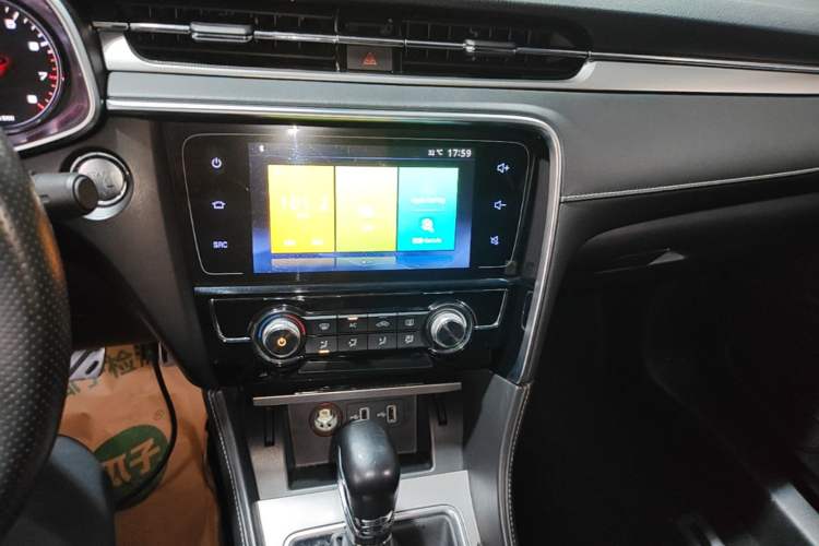 Used MG 6 2017 20T Automatic Luxury Smart Connect Version China V Standard Audio And AC Panel