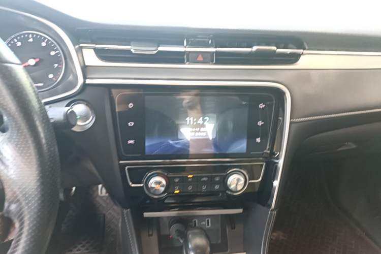 Used MG 6 2017 20T Automatic Luxury Smart Connect Version China V Standard Audio And AC Panel