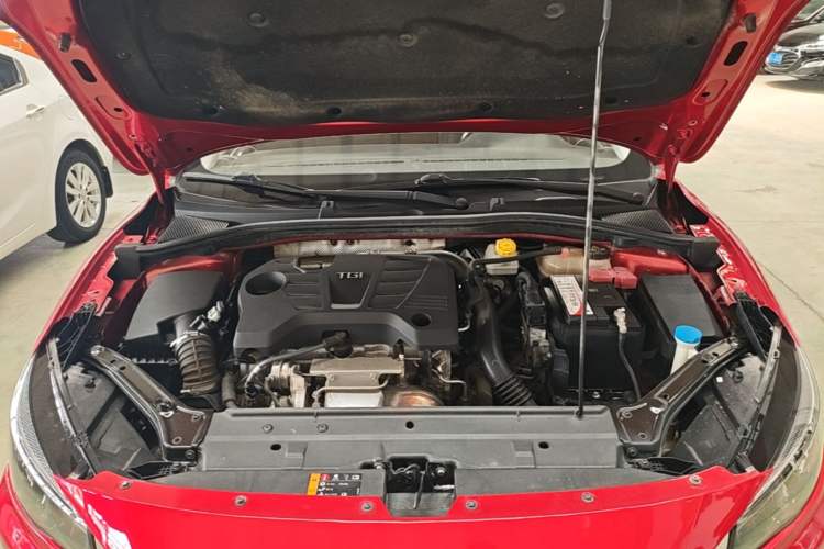 Used MG 6 2017 20T Automatic Luxury Smart Connect Version China V Standard Engine Bay