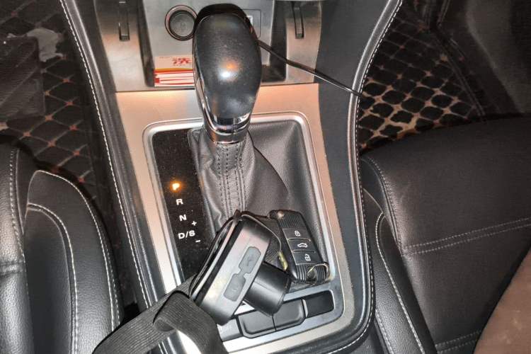 Used MG 6 2017 20T Automatic Luxury Smart Connect Version China V Standard Gear Lever