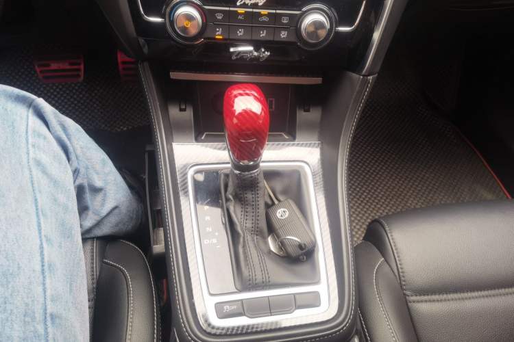 Used MG 6 2017 20T Automatic Luxury Smart Connect Version China V Standard Gear Lever