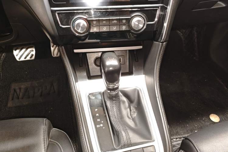 Used MG 6 2017 20T Automatic Luxury Smart Connect Version China V Standard Gear Lever