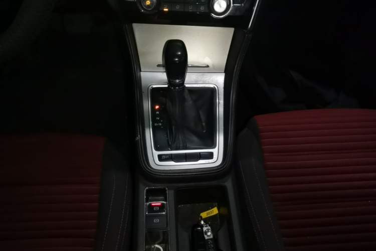 Used MG 6 2017 20T Automatic Elite Smart Connect Version China V Standard Gear Lever