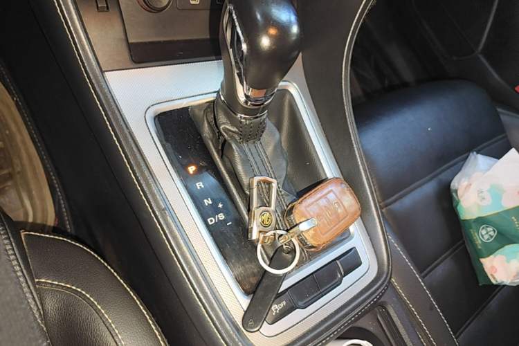 Used MG 6 2017 20T Automatic Luxury Smart Connect Version China V Standard Gear Lever