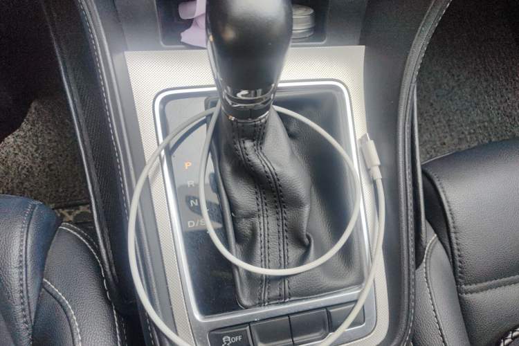 Used MG 6 2017 20T Automatic Luxury Smart Connect Version China V Standard Gear Lever