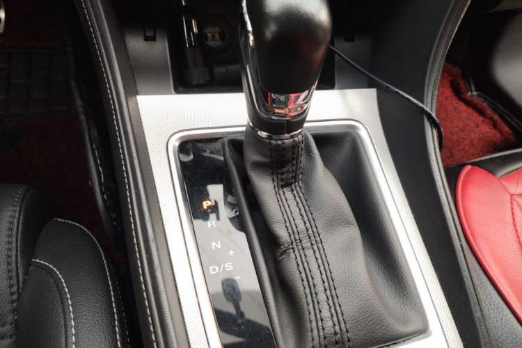Used MG 6 2017 20T Automatic Luxury Smart Connect Version China V Standard Gear Lever