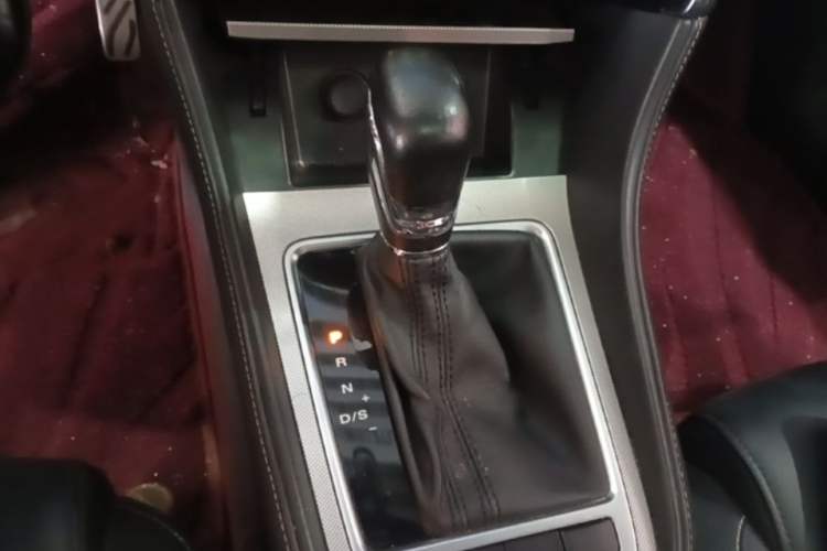 Used MG 6 2017 20T Automatic Luxury Smart Connect Version China V Standard Gear Lever