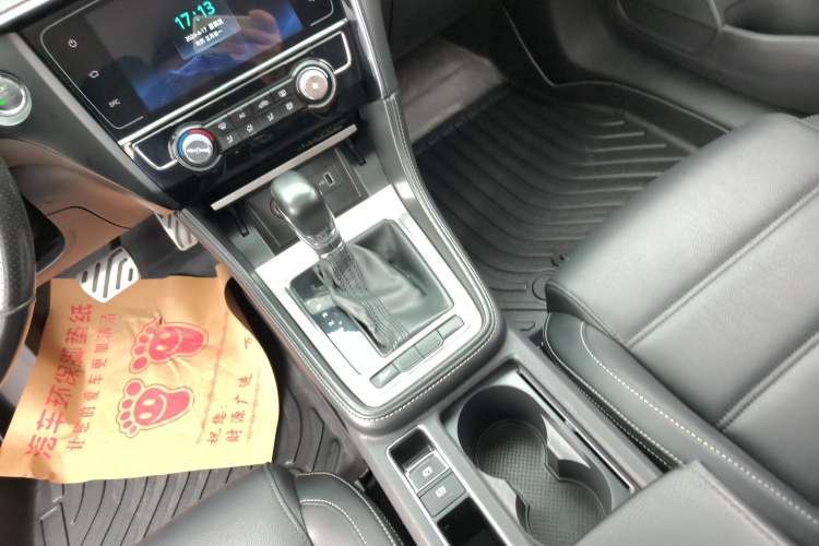 Used MG 6 2017 20T Automatic Luxury Smart Connect Version China V Standard Gear Lever