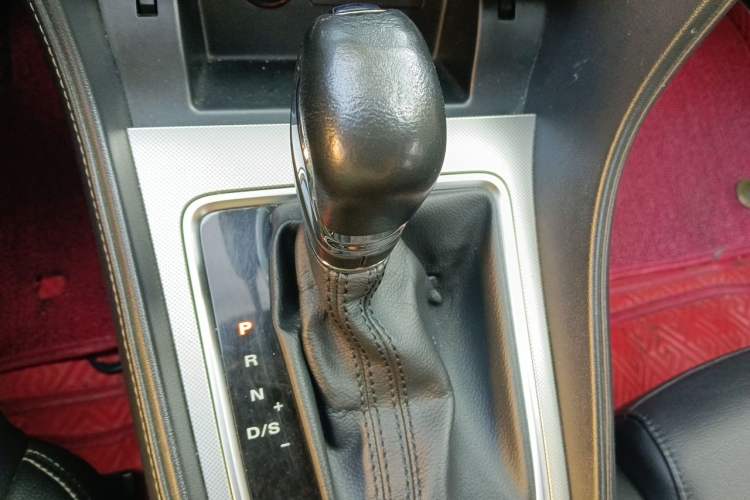 Used MG 6 2017 20T Automatic Luxury Smart Connect Version China V Standard Gear Lever