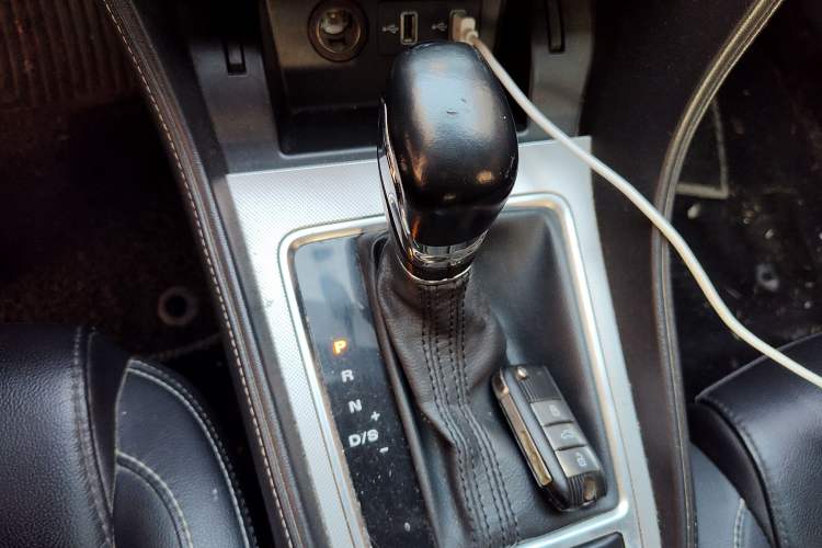 Used MG 6 2017 20T Automatic Luxury Smart Connect Version China V Standard Gear Lever