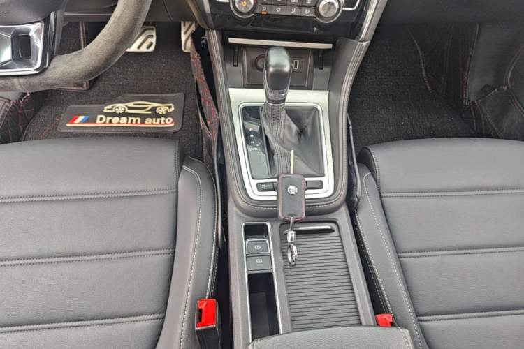 Used MG 6 2017 20T Automatic Luxury Smart Connect Version China V Standard Gear Lever