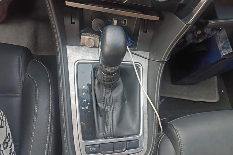 Used MG 6 2017 20T Automatic Luxury Smart Connect Version China V Standard Gear Lever