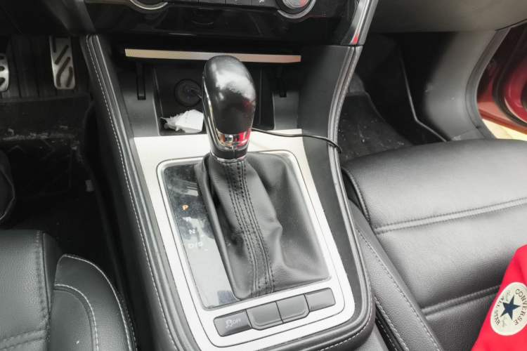 Used MG 6 2017 20T Automatic Luxury Smart Connect Version China V Standard Gear Lever