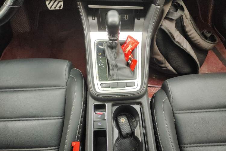 Used MG 6 2017 20T Automatic Luxury Smart Connect Version China V Standard Gear Lever