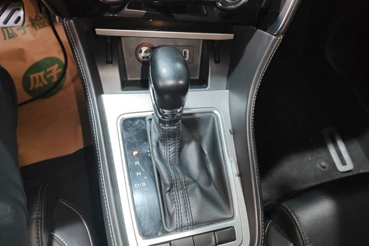 Used MG 6 2017 20T Automatic Luxury Smart Connect Version China V Standard Gear Lever