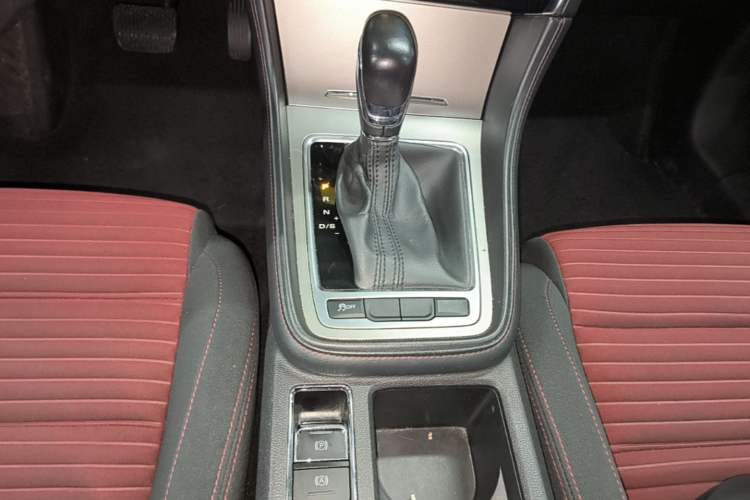 Used MG 6 2017 20T Automatic Elite Smart Connect Version China V Standard Gear Lever