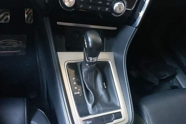 Used MG 6 2017 20T Automatic Luxury Smart Connect Version China V Standard Gear Lever