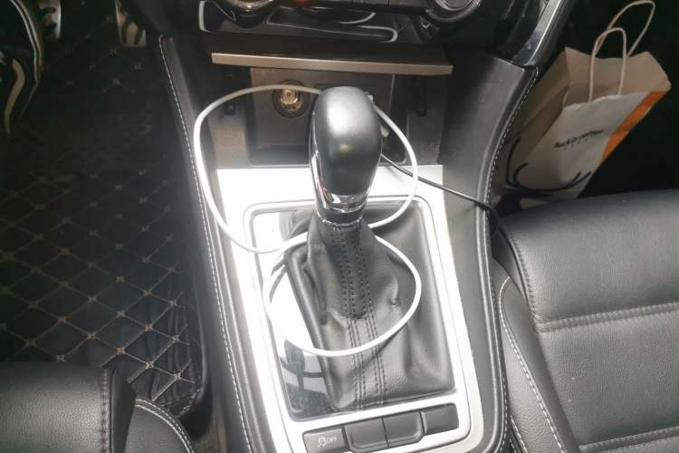 Used MG 6 2017 20T Automatic Luxury Smart Connect Version China V Standard Gear Lever