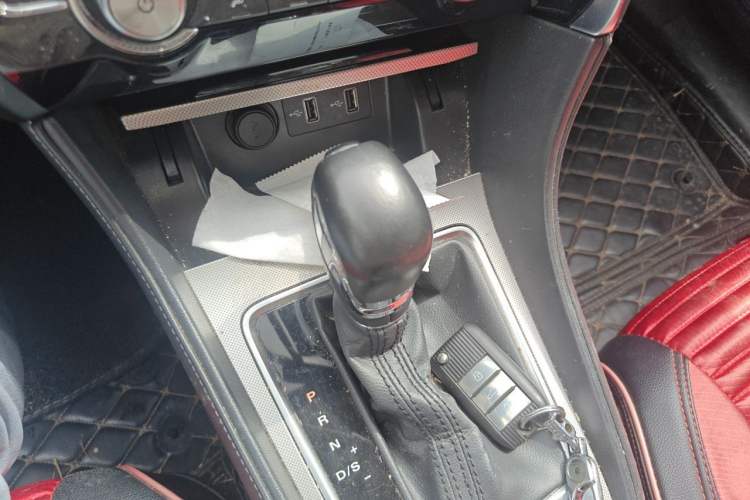Used MG 6 2017 20T Automatic Luxury Smart Connect Version China V Standard Gear Lever